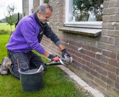 spouwmuur isoleren woning dokkum met eps parels